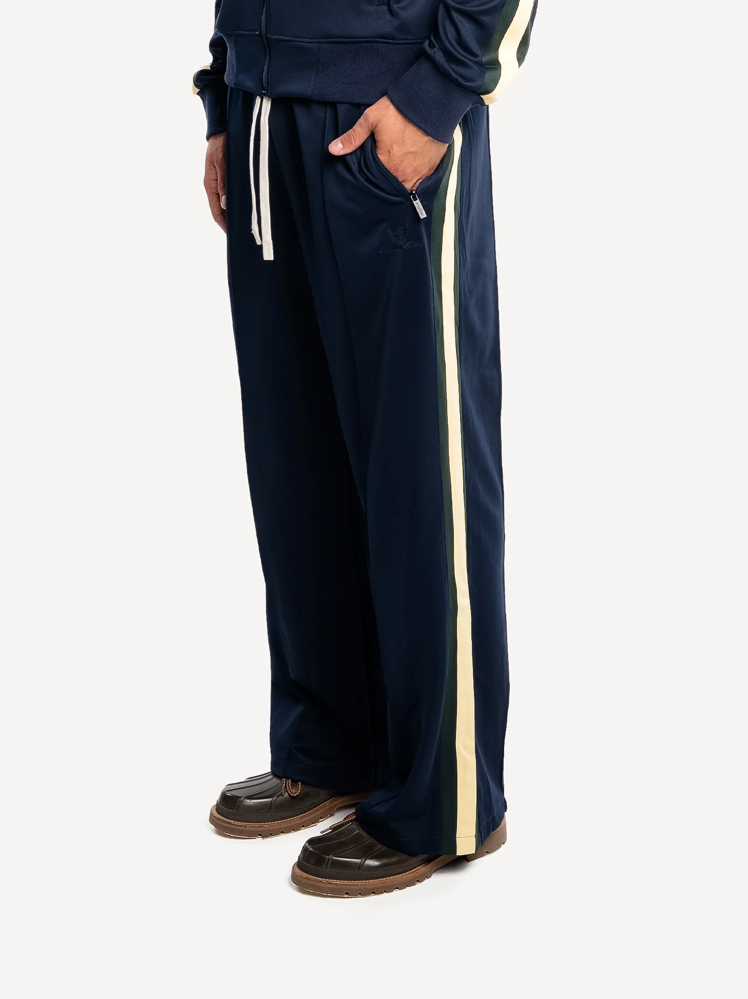 Everyday Wide Fit Track Pant - Image 4